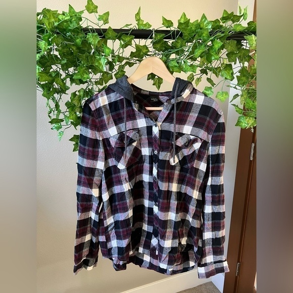 Maroon, white, gray flannel hoodie size large from Empyre - Picture 1 of 3